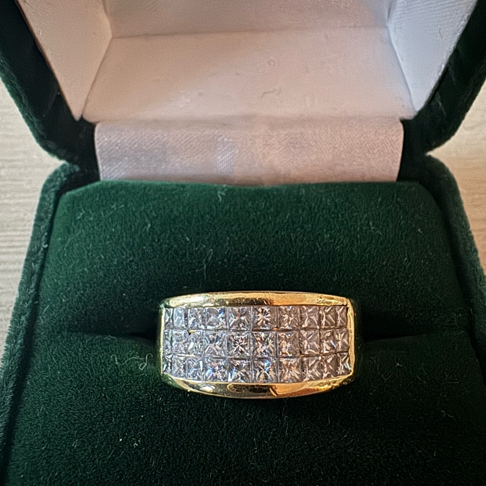 Magnificent diamond and 24kt gold ring! Size 7! Can be resized!
